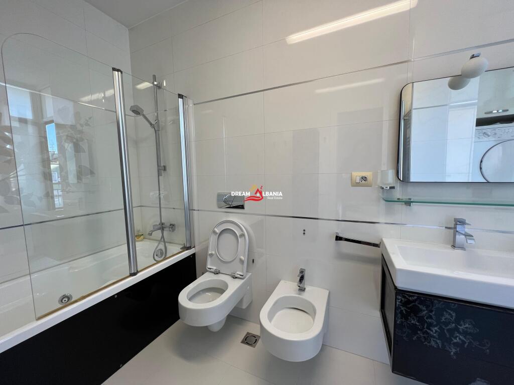 Apartament 2+1+2 me qera ne zonen e Bllokut prane Salt Restorant,Tirane (ID 4231435)