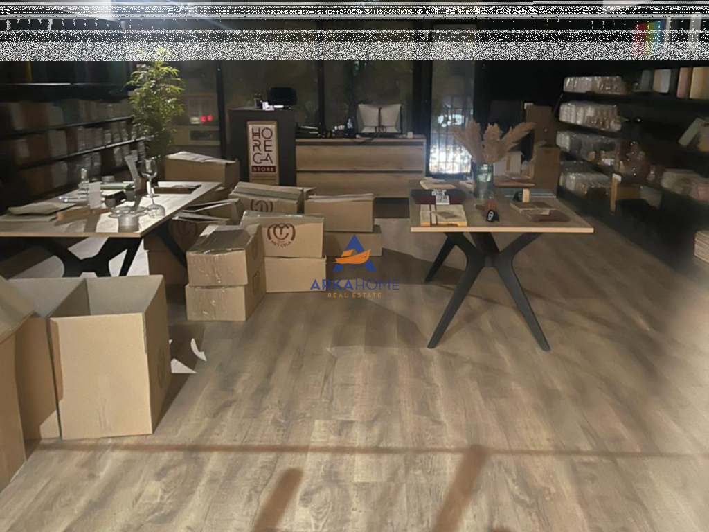 LOCALE IN AFFITTO 115M2 "STRADA DI KAVAJES" 1500 EURO