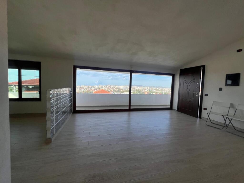 SHITET VILË 3-KATËSHE NË ARAPAJ – PAMJE NGA DETI