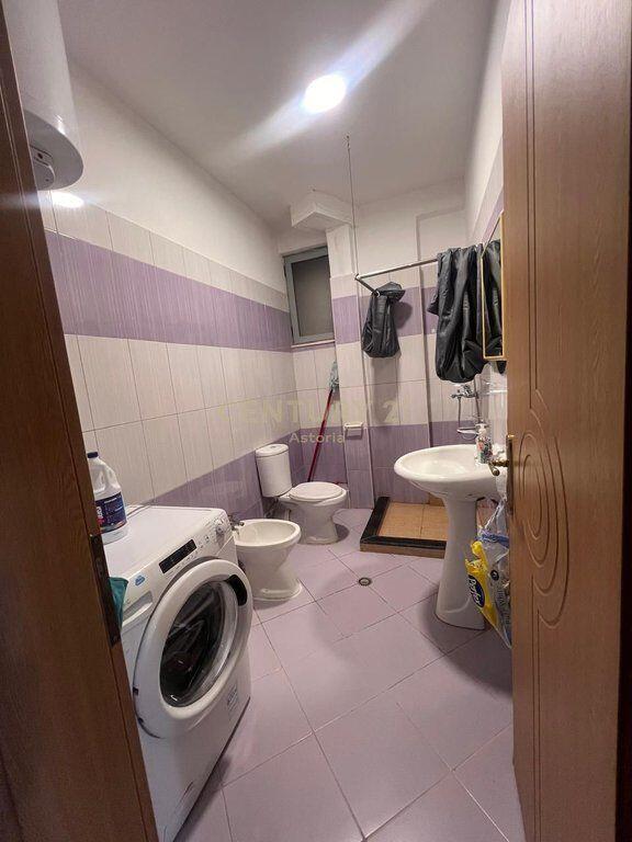 Jepet me qira apartament 2+1+2 prane Viles L, ne Astir