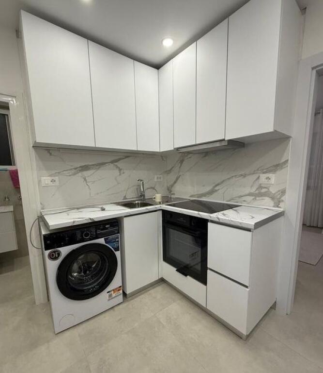 Japet me qera Apartament 2+1  tek Selvia