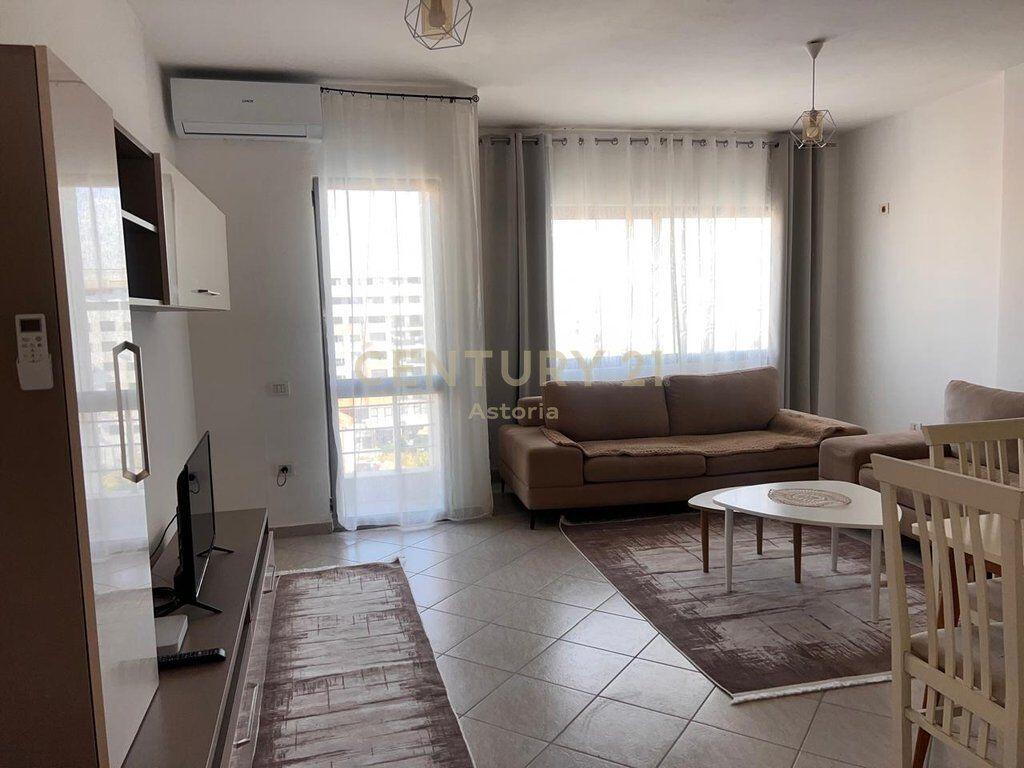 Jepet me qira apartament 2+1+2 prane Viles L, ne Astir
