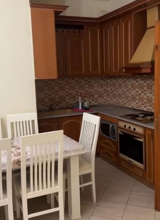 Apartament me qira 1+1 Yzberisht!