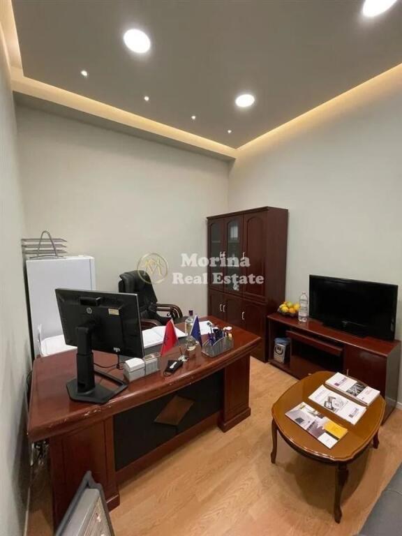 Qera | Ambjent Biznesi | Komuna e Parisit | 600 €/muaj