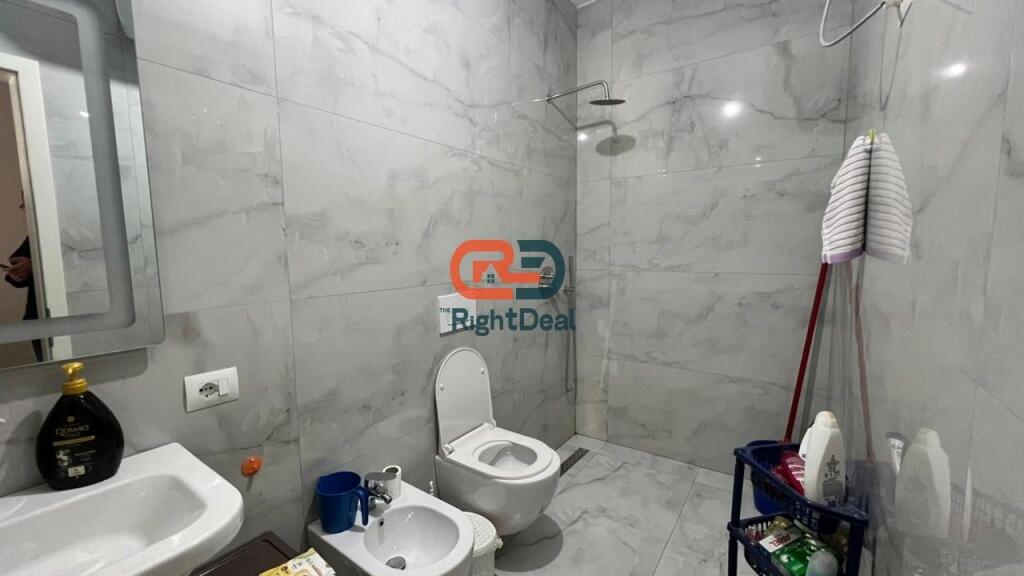 Tek Rezidenca Siri 2, Jepet Me Qira Apartament 1+1 I Mobiluar!