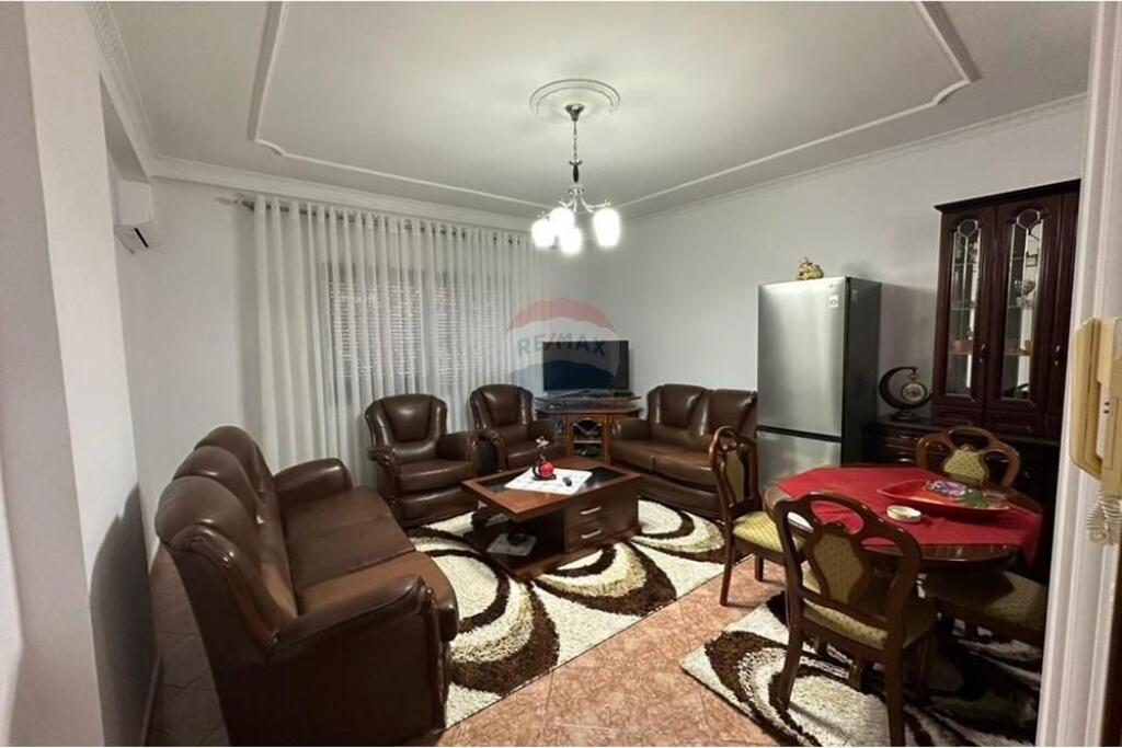 Apartament me qera 1+1 tek Ish Parku