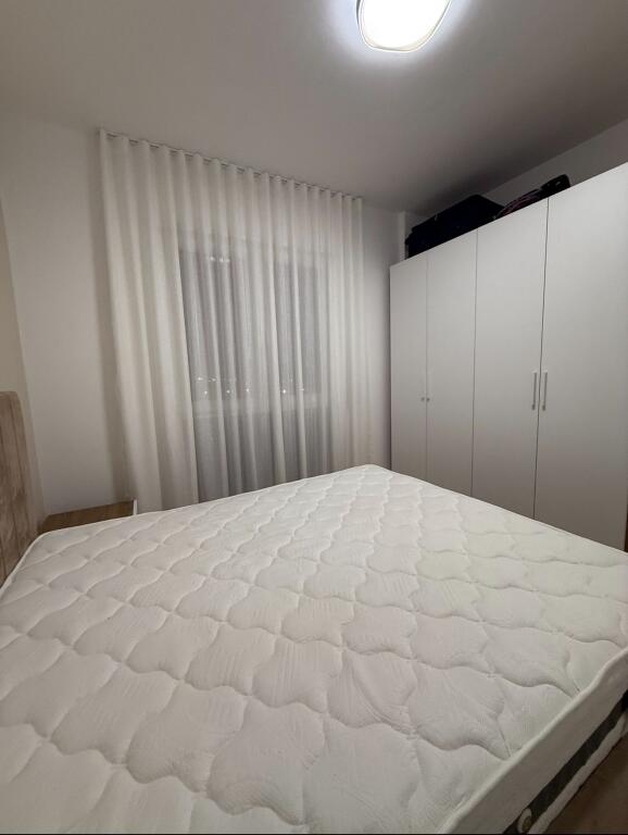 Jepet me qira apartament 1+1 – Bulevardi i Ri, Jordan Misja