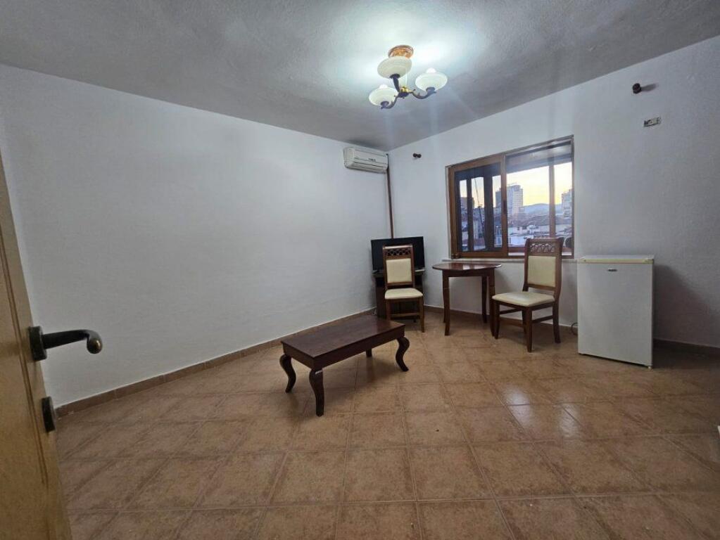 🏠 VENDESI APPARTAMENTO 1+1 – VIA ELBASANI