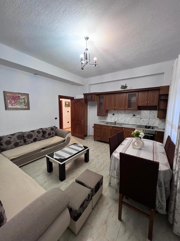 2+1, casa privata, a Marin Barleti a Selite, 450 euro