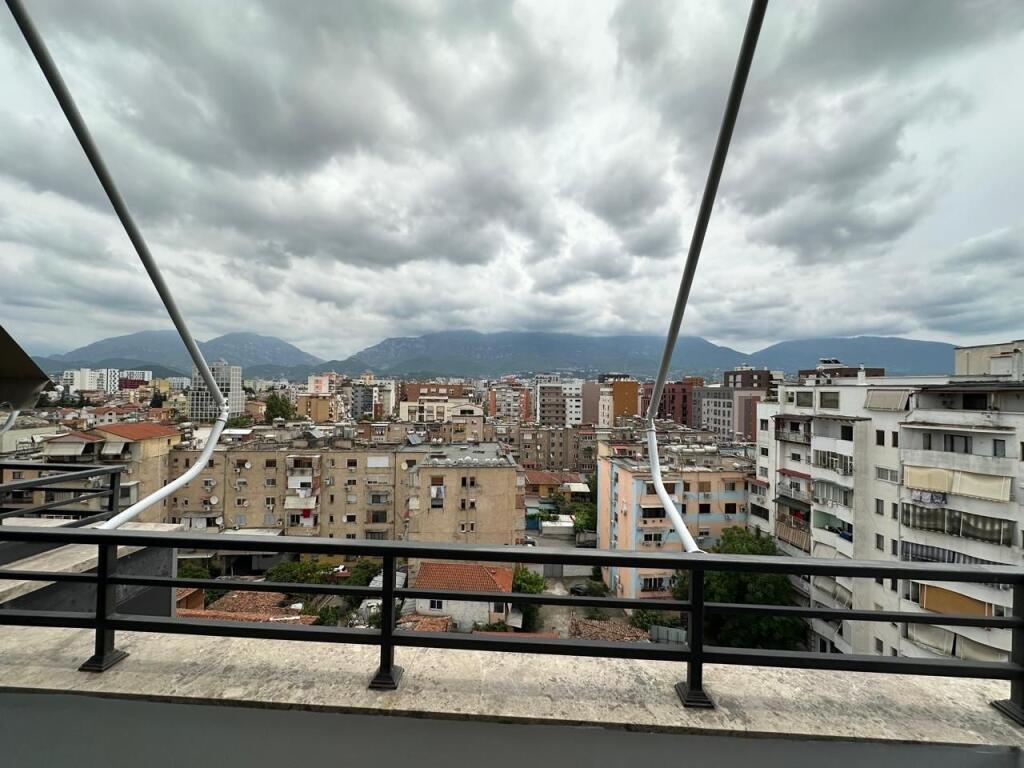 Qera Apartament 1+1+Post Parkimi, Pazari i Ri Tirane