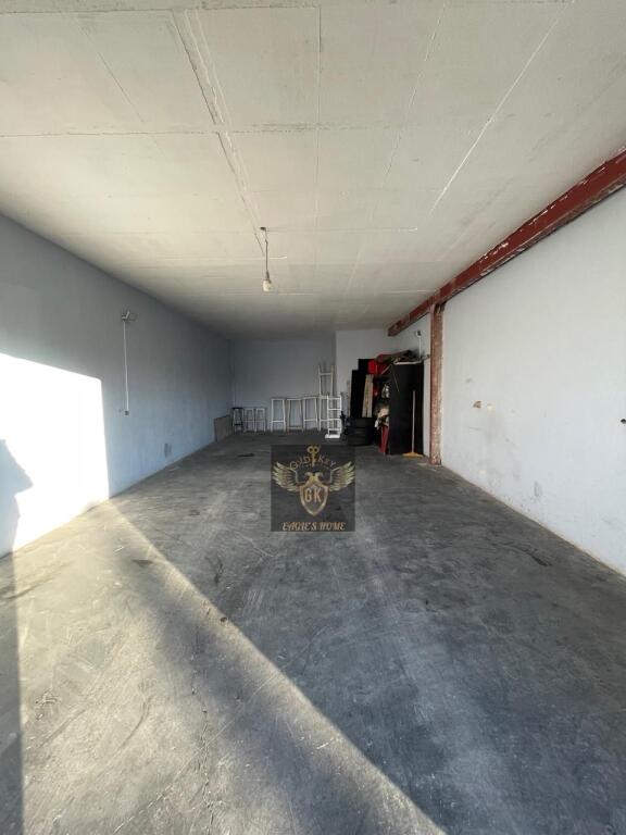 🚗 GARAZHD ME QERA NE HYRJE TE SHENAVLASHIT DURRES