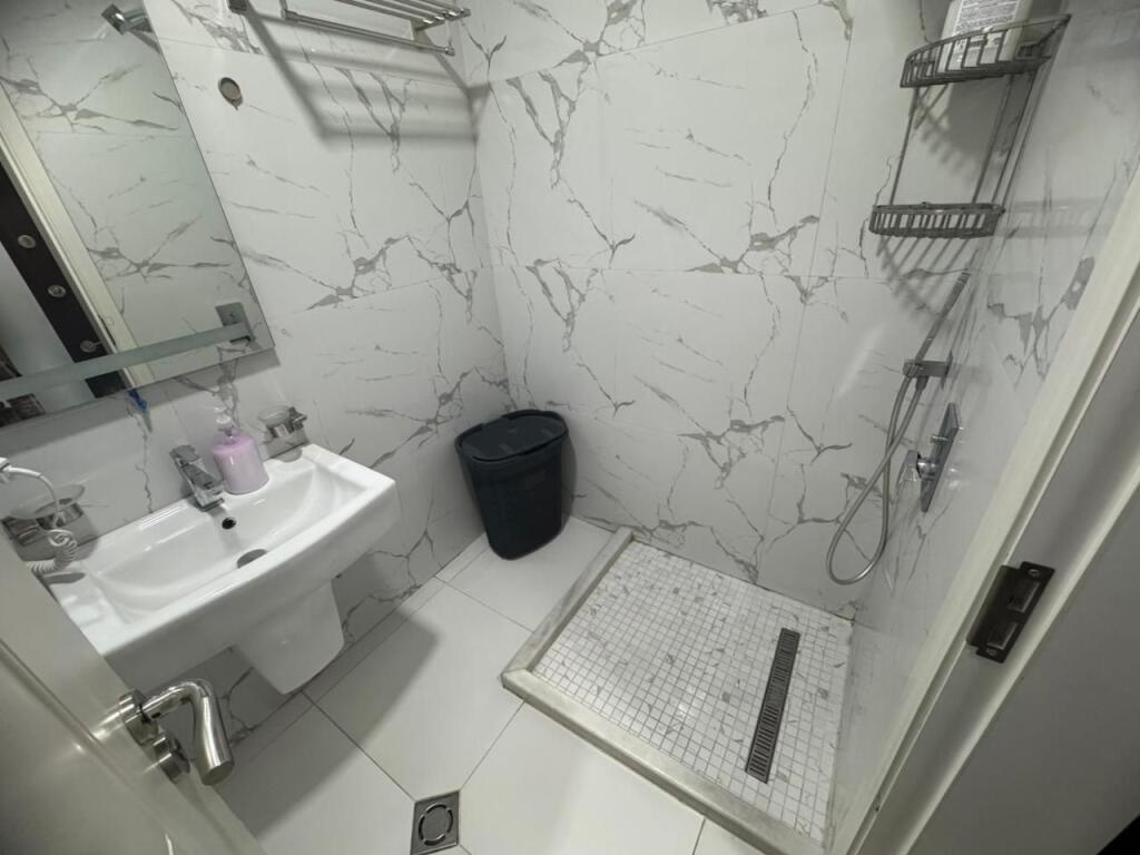 🏠 Jepet apartament  1+1 me qira – Zona 5 Maj!!!