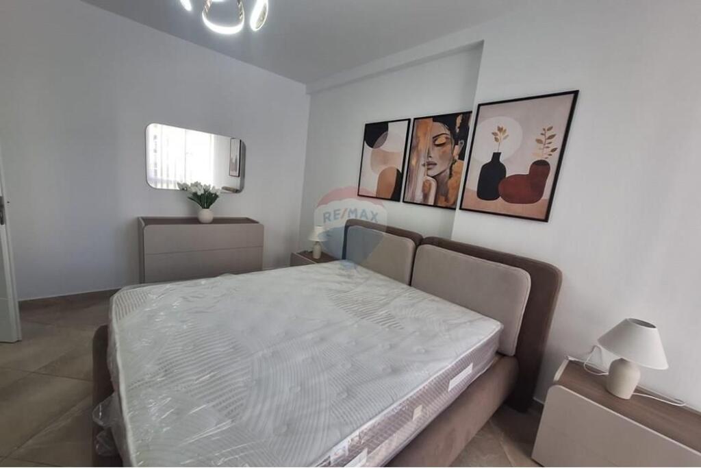Apartament 2+1 me qera Rr.Barrikadave