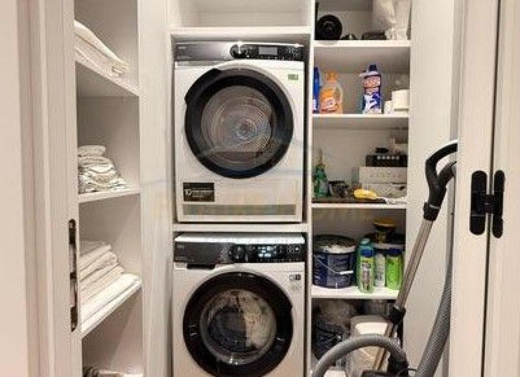 Shitet, Apartament 2+1+2+Depo, Rruga e Elbasanit, Tiranë.