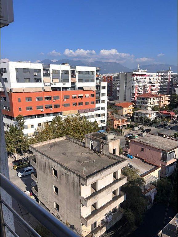 Jepet me qira apartament 2+1+2 prane Viles L, ne Astir