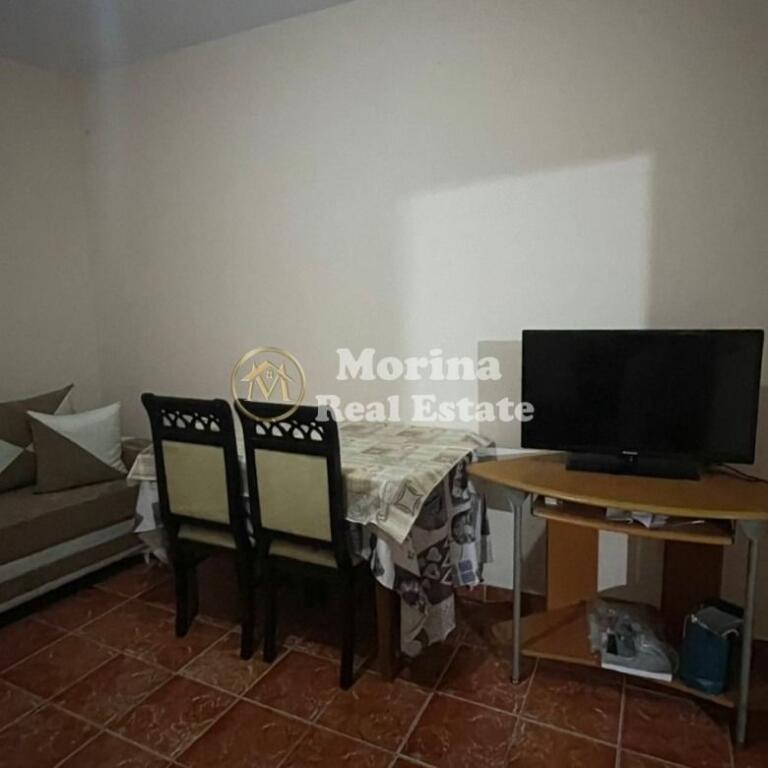 Qera | Shtëpi private 1 + 1 | Rruga Riza Cerova-Medrese | 300 €/muaj