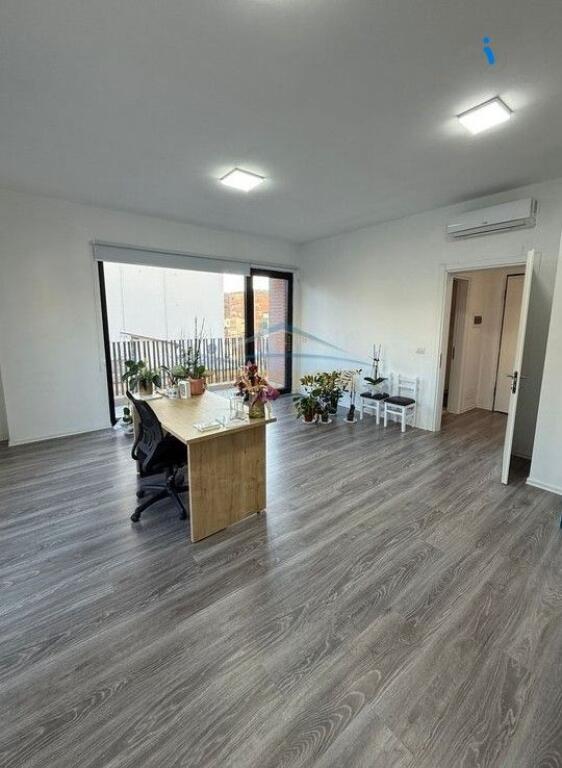 In vendita, Appartamento 1+1+Posto auto, Via Qemal Stafa, Tirana