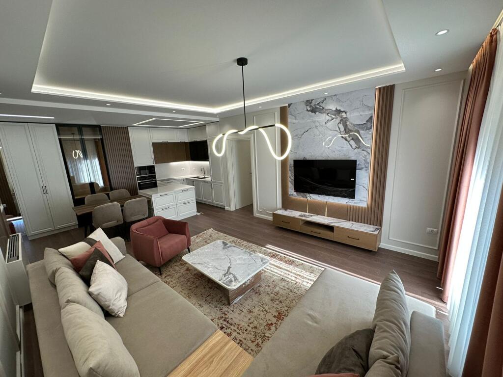 Apartament me qera 2+1+2+parkim Rruga e Kosovareve