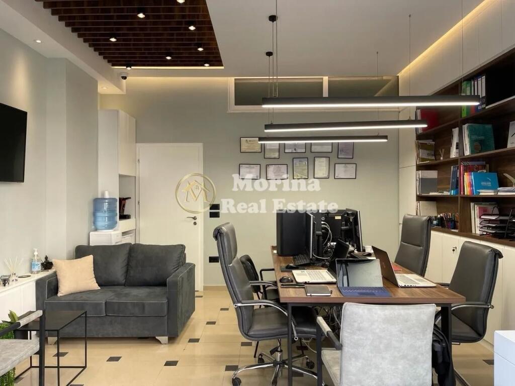 Shitje | Ambjent Biznesi | Komuna e Parisit | 82000 €