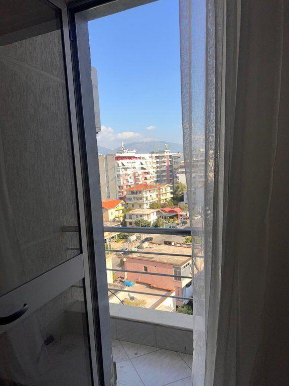 Jepet me qira apartament 2+1+2 prane Viles L, ne Astir