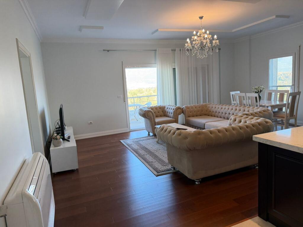 Apartamet 2+1 tek Rruga Peti