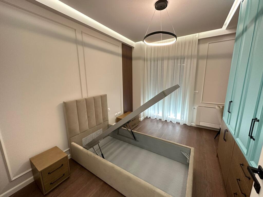 ✨ Super Apartament me Qira 2+1 + 2 Tualete + Post Parkimi📍 Vendndodhja: Rruga e Kosovareve💰 Çmimi: 1800 € / muaj