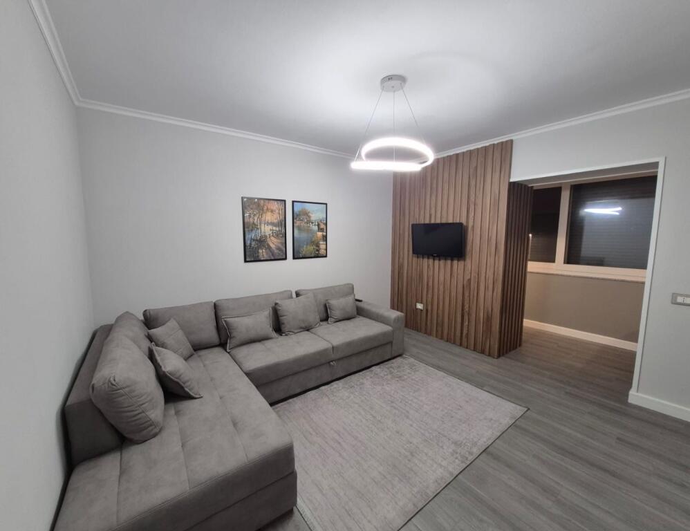 1+1,furnished for the first time,red school,550 thousand lek