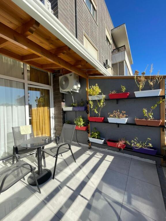 🏡 APARTAMENT ME QERA 1+1 – QENDER  Pranvera, Durrës