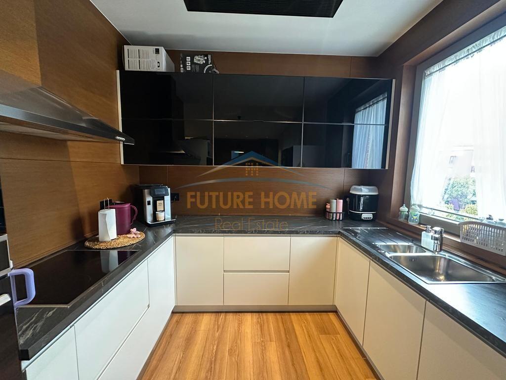 Shitet apartament 2+1 Kompleksi Delijorgji