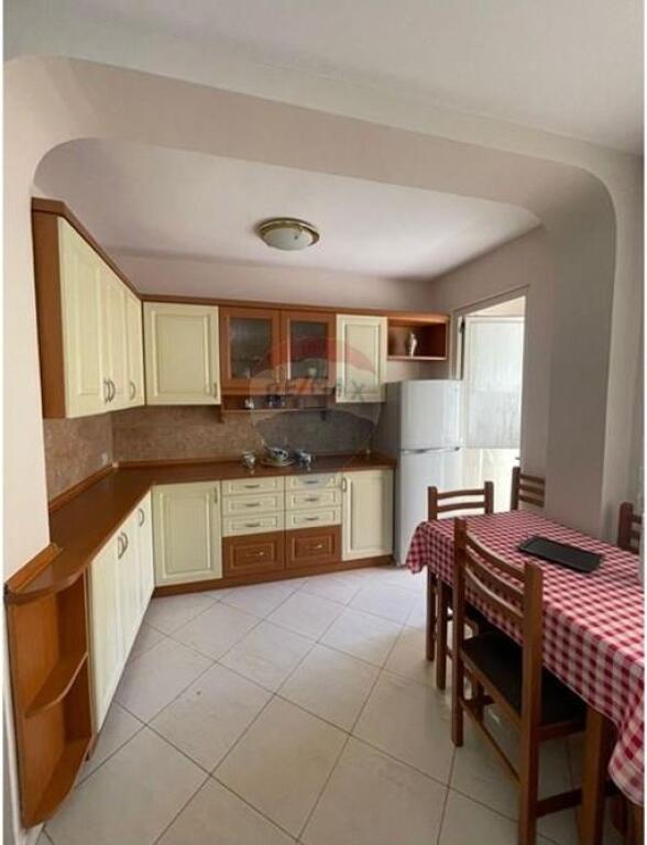 Jepet me Qira Apartament 2+1 te Selvia