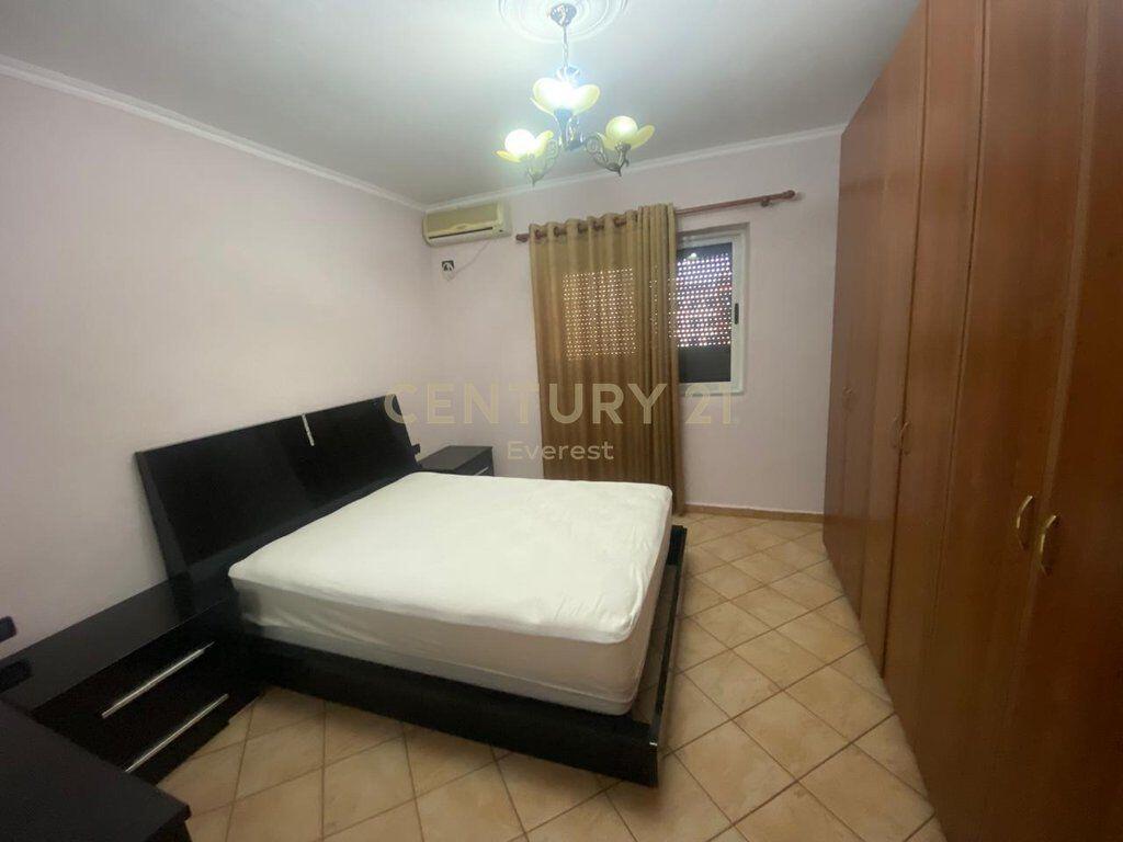 RRUGA E BARIKADAVE, WE RENT 2+1 APARTMENT