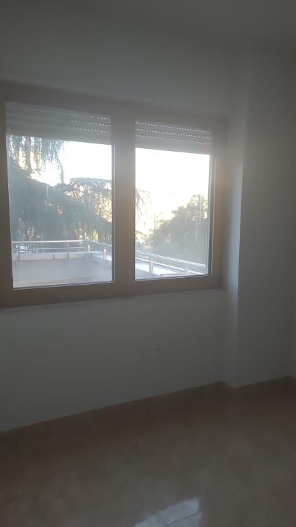 Jepet  me qera ambient  biznesi  3 +1+2  sky towers  