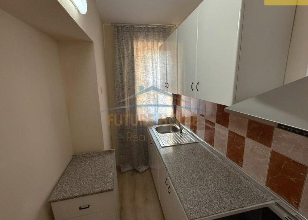Qera, Apartament 2+1, Tregu Elektrik , Tiranë.