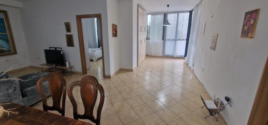 Appartamento 2+1+2 bagni in affitto a 21 Dhjetori