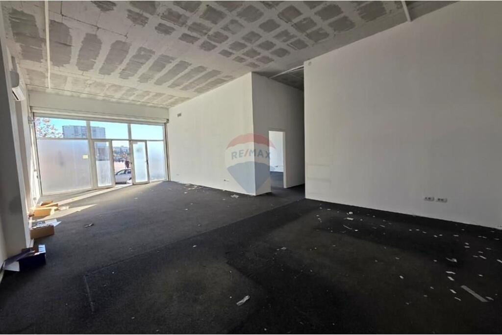 AMBIENT KOMERCIAL PER QIRA TEK TERMINALI!