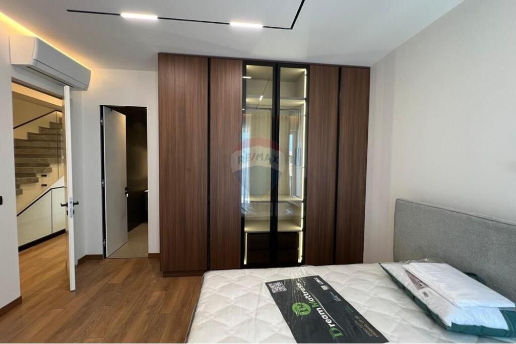 VILË MODERNE NË FOREST RESIDENCE – LIQENI I THATË