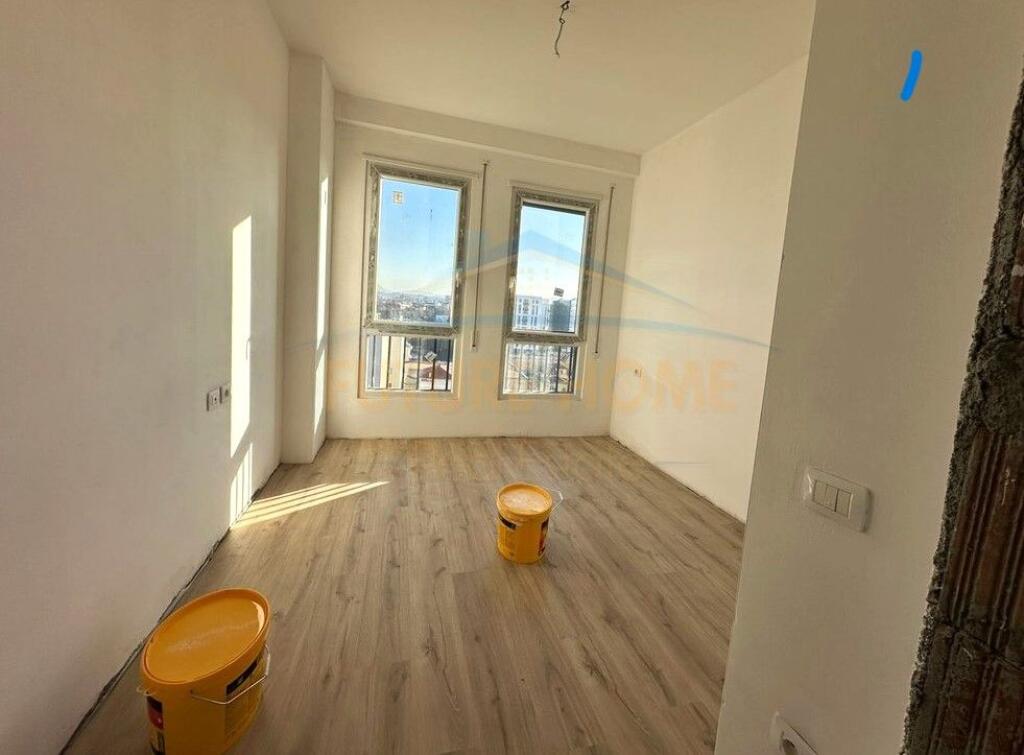 Apartament 2+1 per shitje ne rrugen "5 Maji", Tirane
