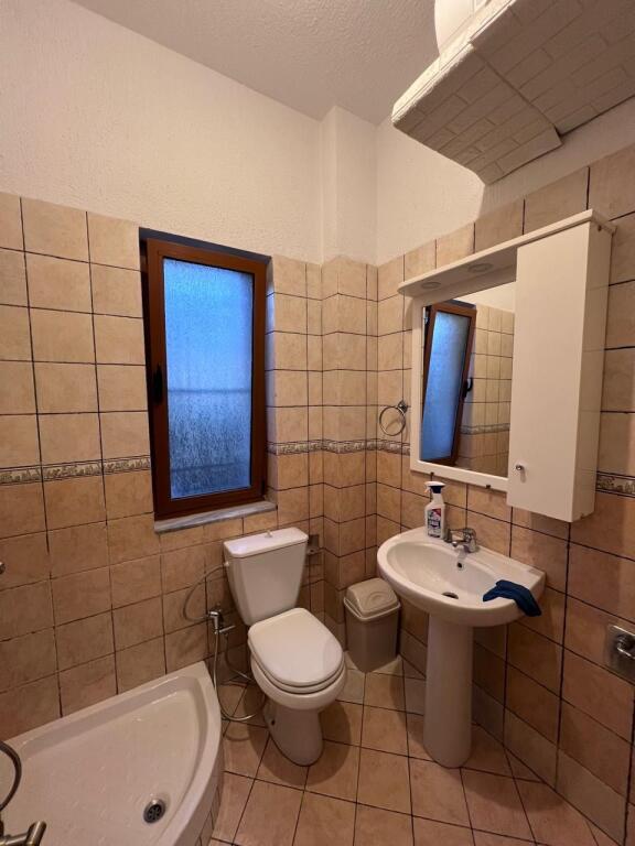 2+1, casa privata, a Marin Barleti a Selite, 450 euro