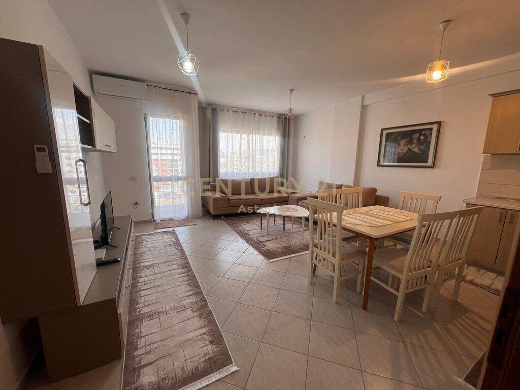 Jepet me qira apartament 2+1+2 prane Viles L, ne Astir