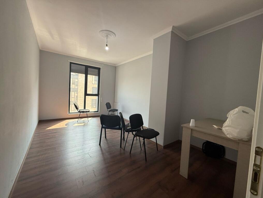 apartament 3+1 me qira tek Rezidenca Erli (UET)