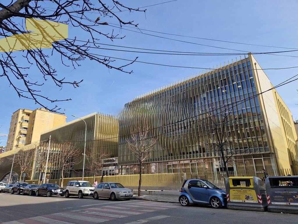 Garazhd per Shitje tek shkolla Sami Frasheri 30,000 €