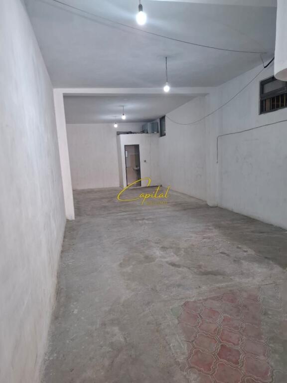 MAGAZINE ME QERA 140 M2 SPITALI AMERIKAN 3 55.000 LEKE