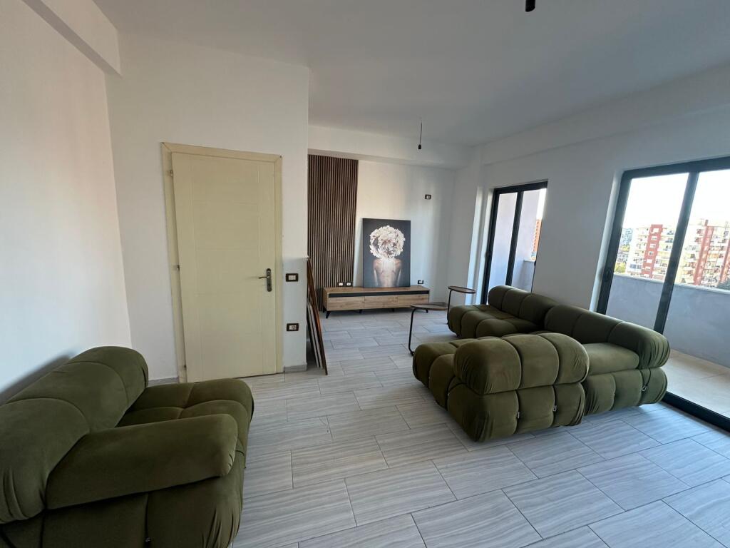 Appartamento 2+1 in affitto ad Astir