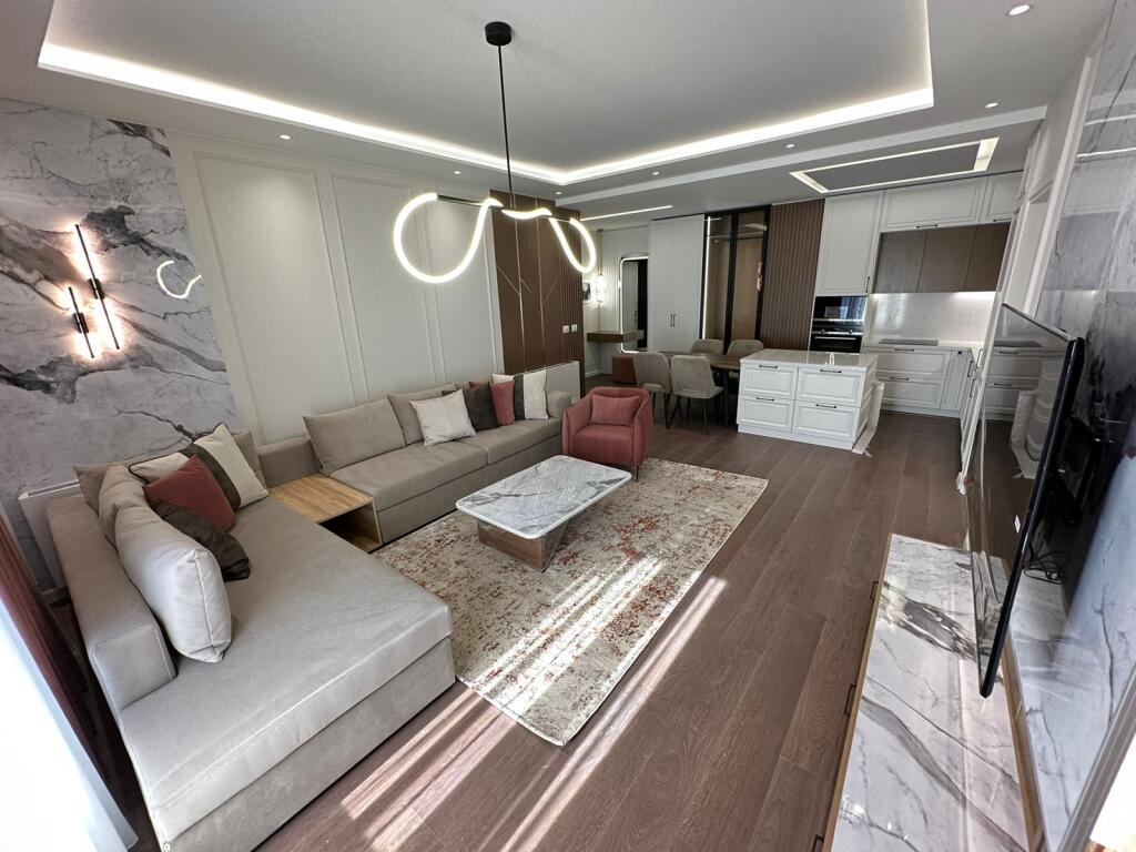 Apartament me qera 2+1+2+parkim Rruga e Kosovareve