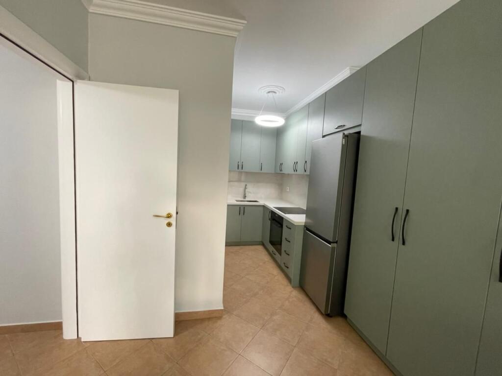 Apartament modern 2+1 me qira te Rruga e Kavajes!