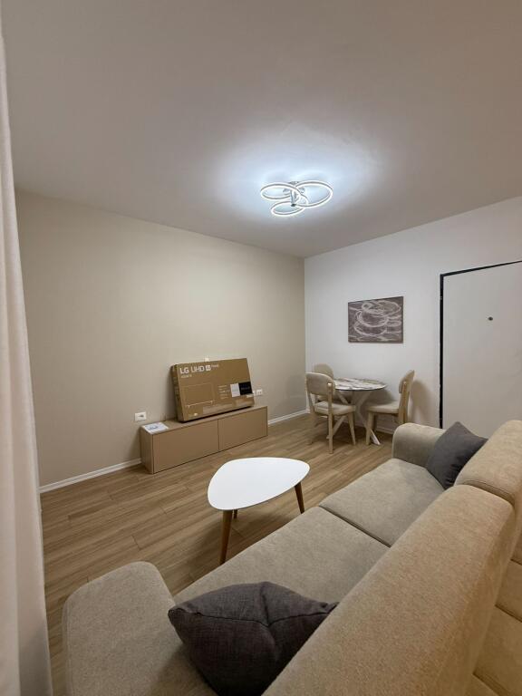 Jepet me qira apartament 1+1 – Bulevardi i Ri, Jordan Misja