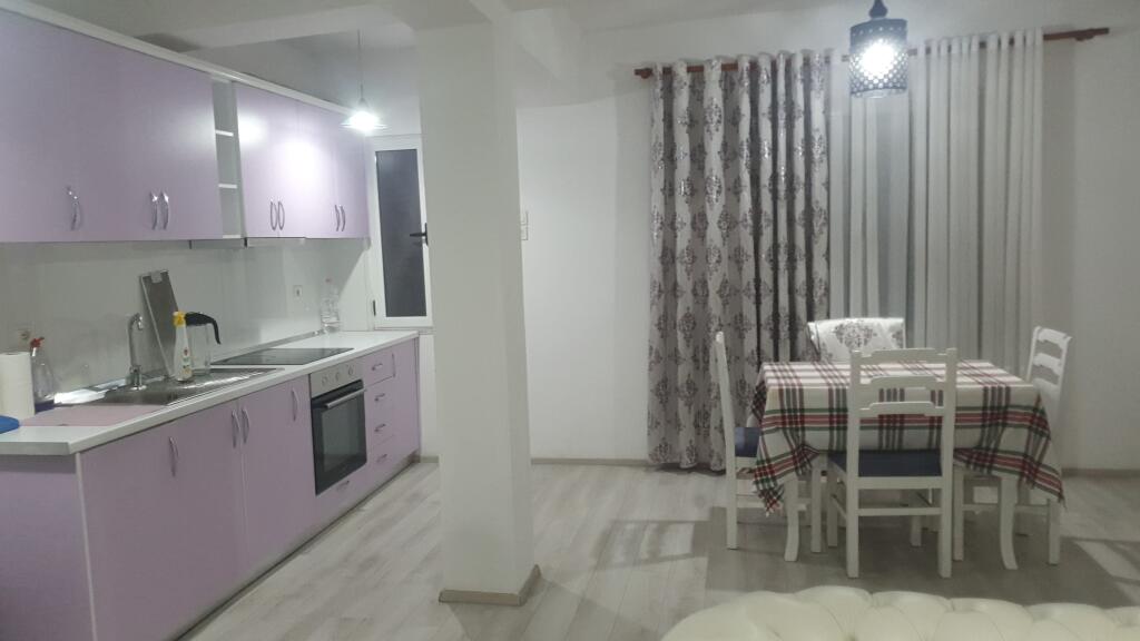 Apartament 2+1+ Kuzhine e vecuar ne Bllok!