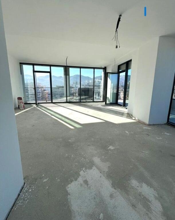 Apartament 3+1+2 për shitje në Lake View Residence, Tiranë