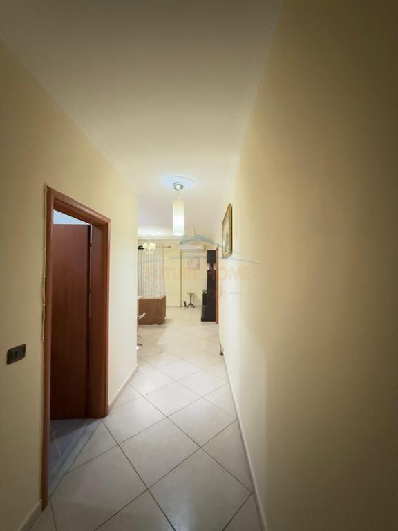 Qera, Apartament 1+1+ Post Parkimi, Kodra e Diellit, Tiranë