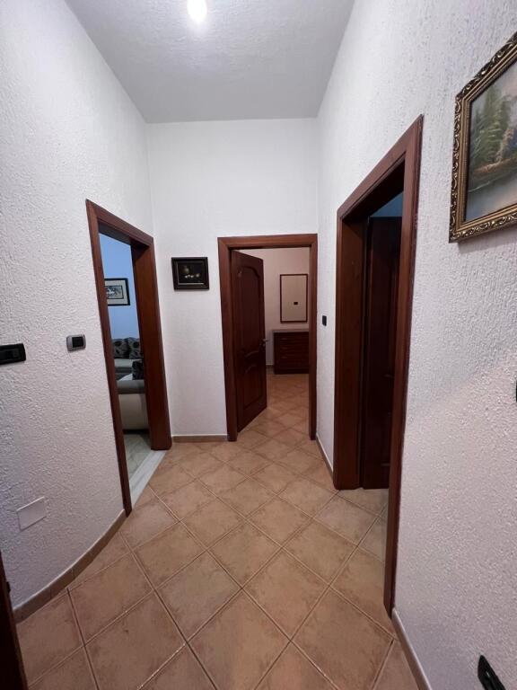 2+1, casa privata, a Marin Barleti a Selite, 450 euro